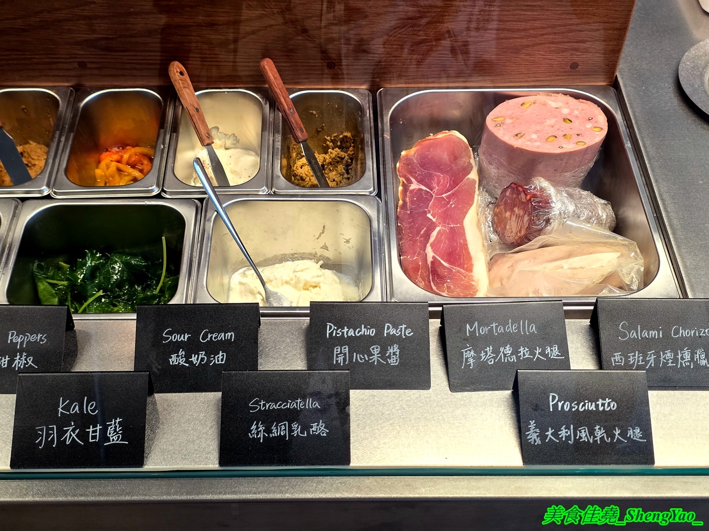 [台中梧棲] FiCO Sandwich Café – 海線也能吃到道地好吃的佛卡夏三明治了，有很多外國人來吃，透明化製作過程給人感覺新奇有趣。