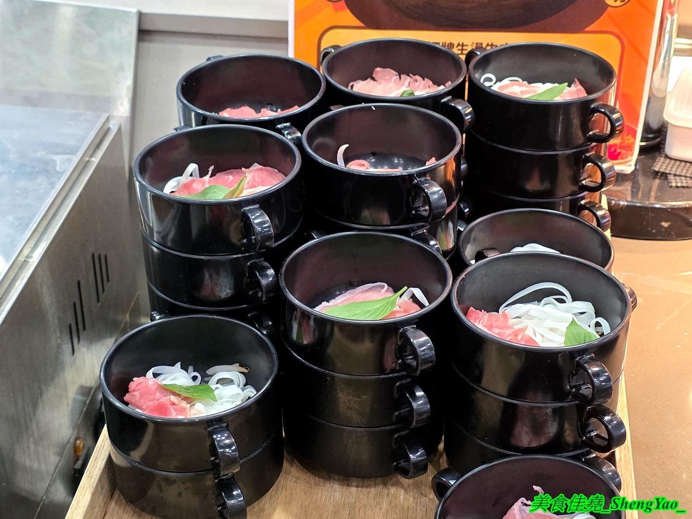[台中西屯]牛室炙燒牛排 中科玉門店 – 被牛排耽誤的自助BUFFET，排餐389元起超豐富自助吧吃到飽，新增現烤雞蛋糕和手工豆花。