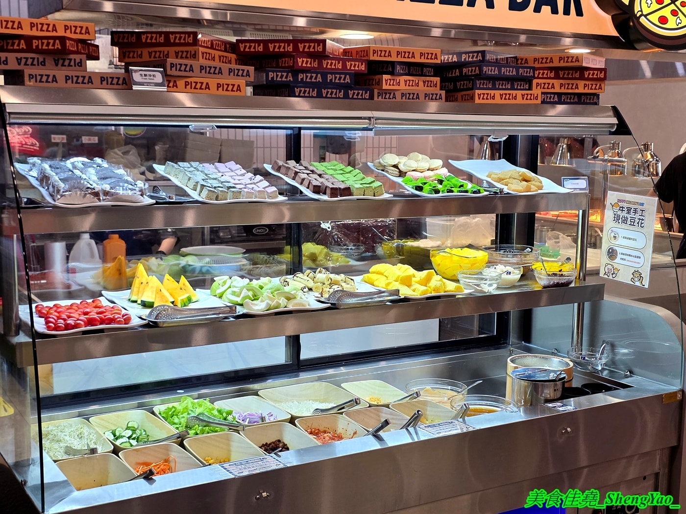[台中西屯]牛室炙燒牛排 中科玉門店 – 被牛排耽誤的自助BUFFET，排餐389元起超豐富自助吧吃到飽，新增現烤雞蛋糕和手工豆花。