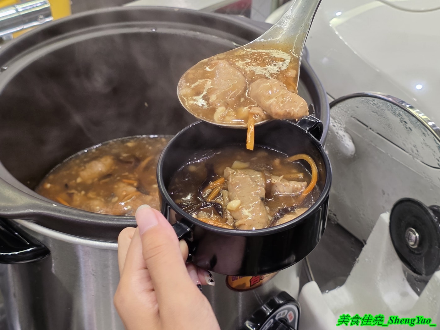 [台中西屯]牛室炙燒牛排 中科玉門店 – 被牛排耽誤的自助BUFFET，排餐389元起超豐富自助吧吃到飽，新增現烤雞蛋糕和手工豆花。