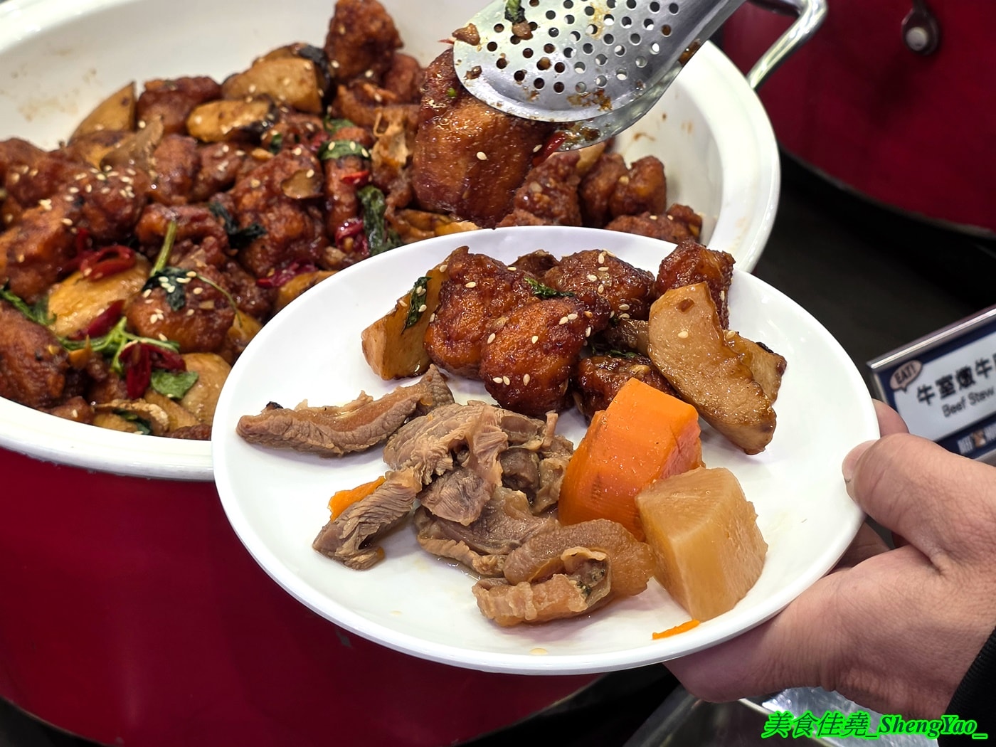 [台中西屯]牛室炙燒牛排 中科玉門店 – 被牛排耽誤的自助BUFFET，排餐389元起超豐富自助吧吃到飽，新增現烤雞蛋糕和手工豆花。