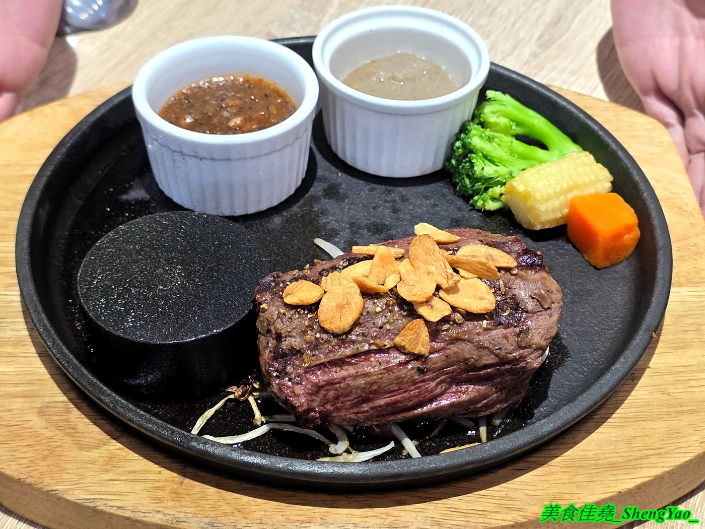 [台中西屯]牛室炙燒牛排 中科玉門店 – 被牛排耽誤的自助BUFFET，排餐389元起超豐富自助吧吃到飽，新增現烤雞蛋糕和手工豆花。