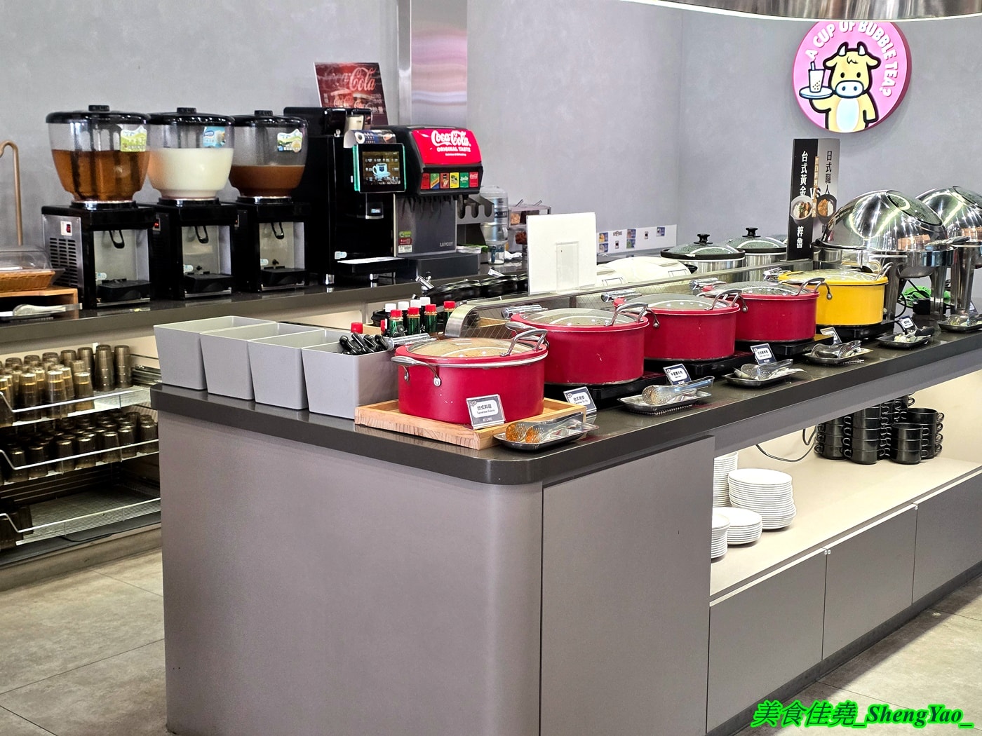 [台中西屯]牛室炙燒牛排 中科玉門店 – 被牛排耽誤的自助BUFFET，排餐389元起超豐富自助吧吃到飽，新增現烤雞蛋糕和手工豆花。