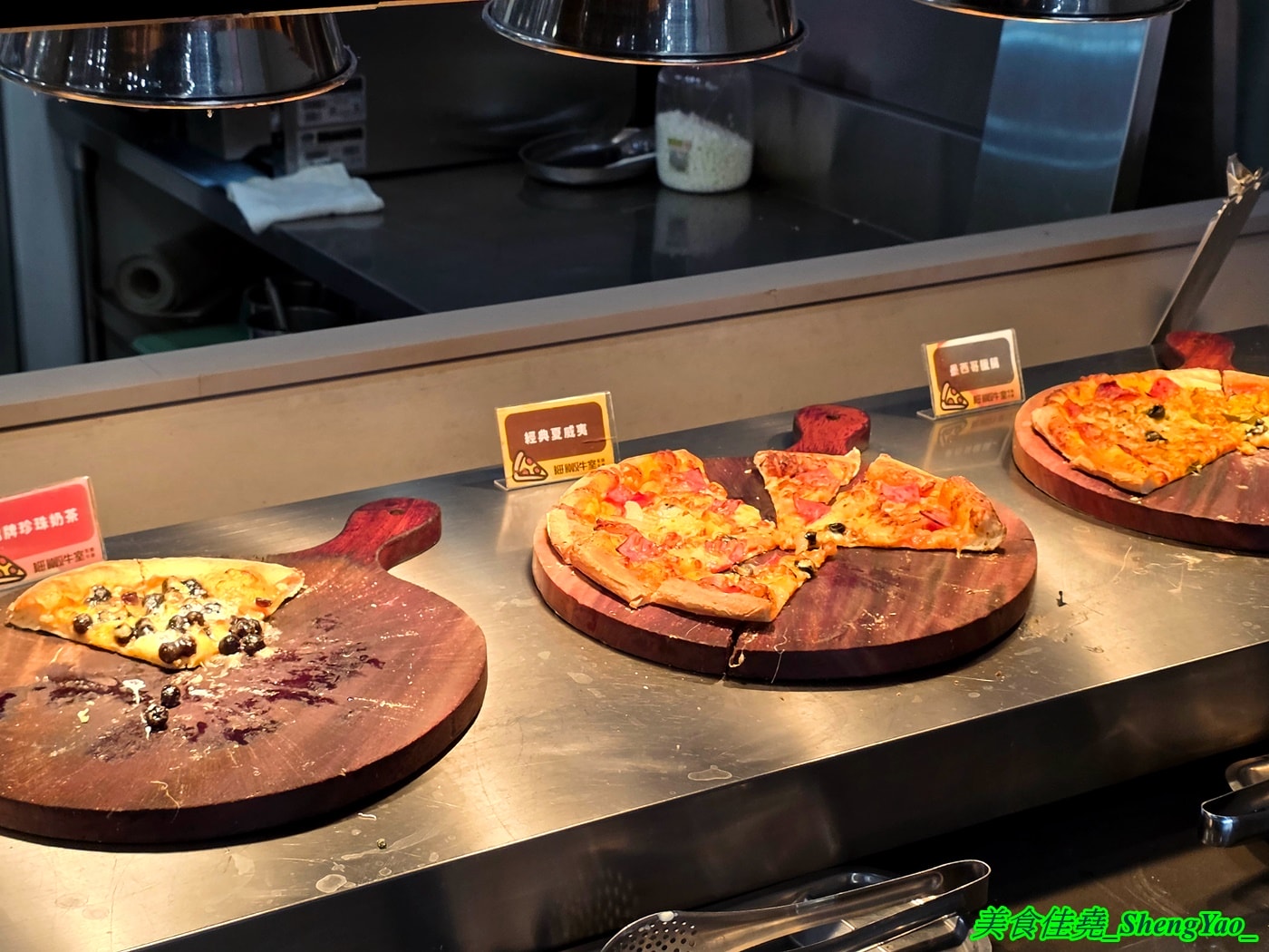[台中西屯]牛室炙燒牛排 中科玉門店 – 被牛排耽誤的自助BUFFET，排餐389元起超豐富自助吧吃到飽，新增現烤雞蛋糕和手工豆花。