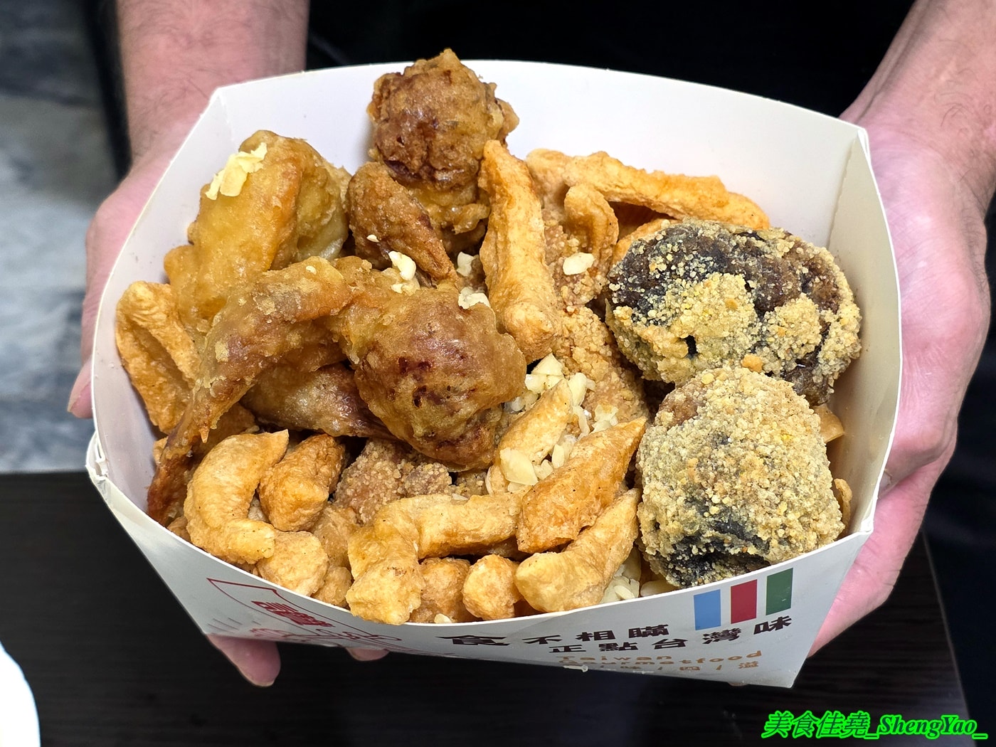 [台中梧棲]阿誠香雞排 – 被雞排炸物耽誤的熱炒店，明明是雞排店，卻有賣炒飯炒麵和熱炒燒烤，重新裝潢有內用區了。