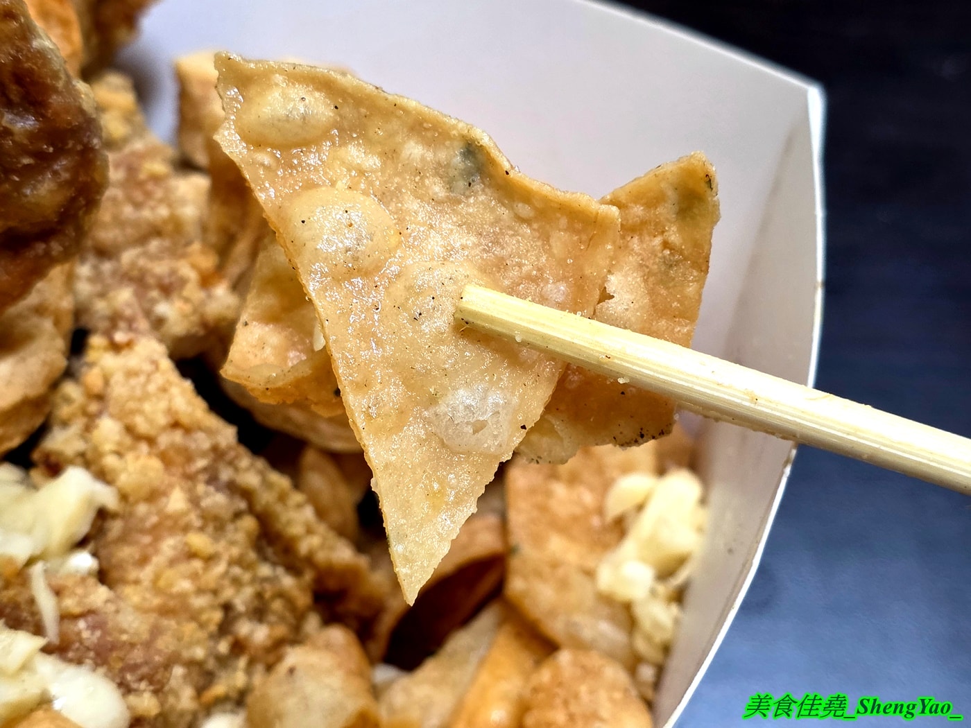 [台中梧棲]阿誠香雞排 – 被雞排炸物耽誤的熱炒店，明明是雞排店，卻有賣炒飯炒麵和熱炒燒烤，重新裝潢有內用區了。