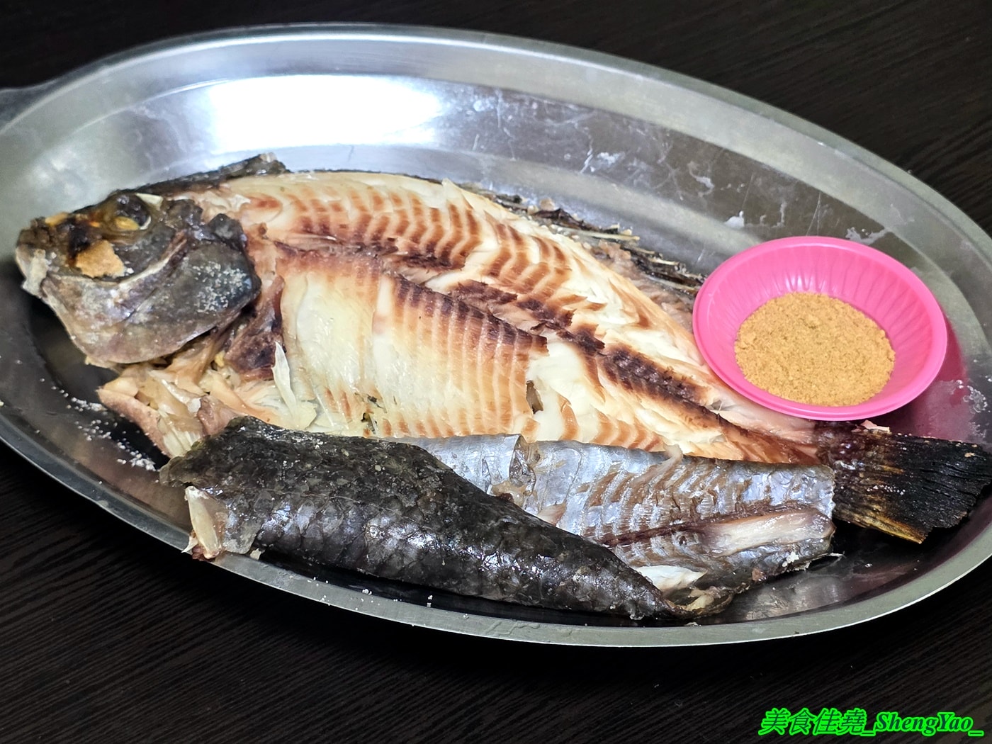[台中梧棲]阿誠香雞排 – 被雞排炸物耽誤的熱炒店，明明是雞排店，卻有賣炒飯炒麵和熱炒燒烤，重新裝潢有內用區了。