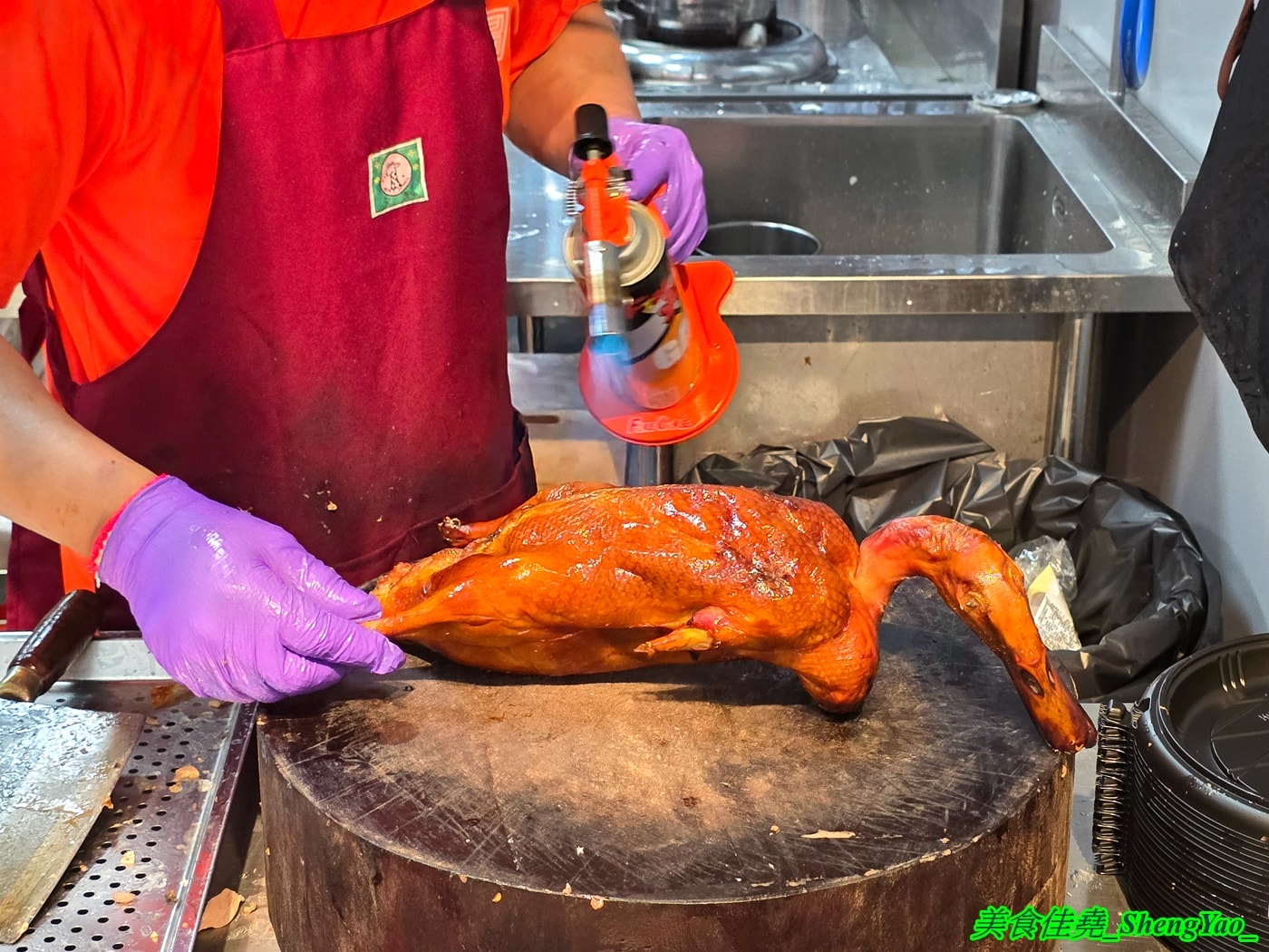 [台中太平]鴨大哥港式脆皮烤鴨 太平店 – 從海線沙鹿發跡的傳奇烤鴨店，吃法多樣，口味獨特，太平店有設置內用區還有賣燒鴨飯、叉燒飯。