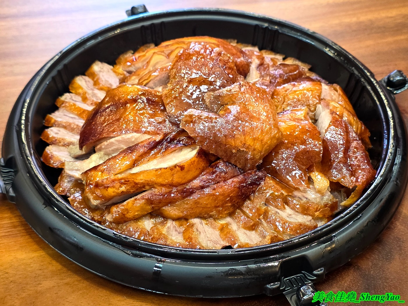 [台中太平]鴨大哥港式脆皮烤鴨 太平店 – 從海線沙鹿發跡的傳奇烤鴨店，吃法多樣，口味獨特，太平店有設置內用區還有賣燒鴨飯、叉燒飯。
