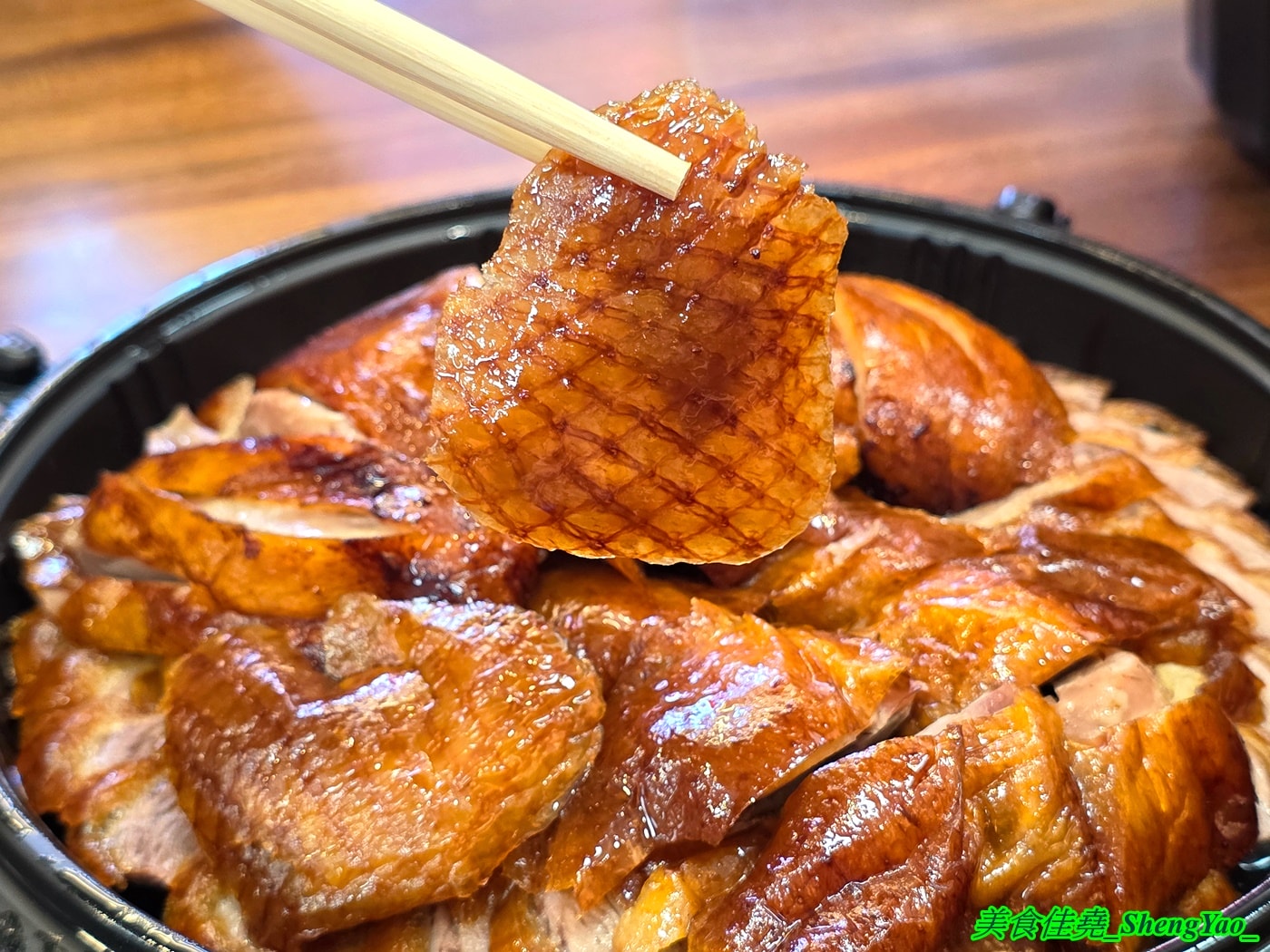 [台中太平]鴨大哥港式脆皮烤鴨 太平店 – 從海線沙鹿發跡的傳奇烤鴨店，吃法多樣，口味獨特，太平店有設置內用區還有賣燒鴨飯、叉燒飯。