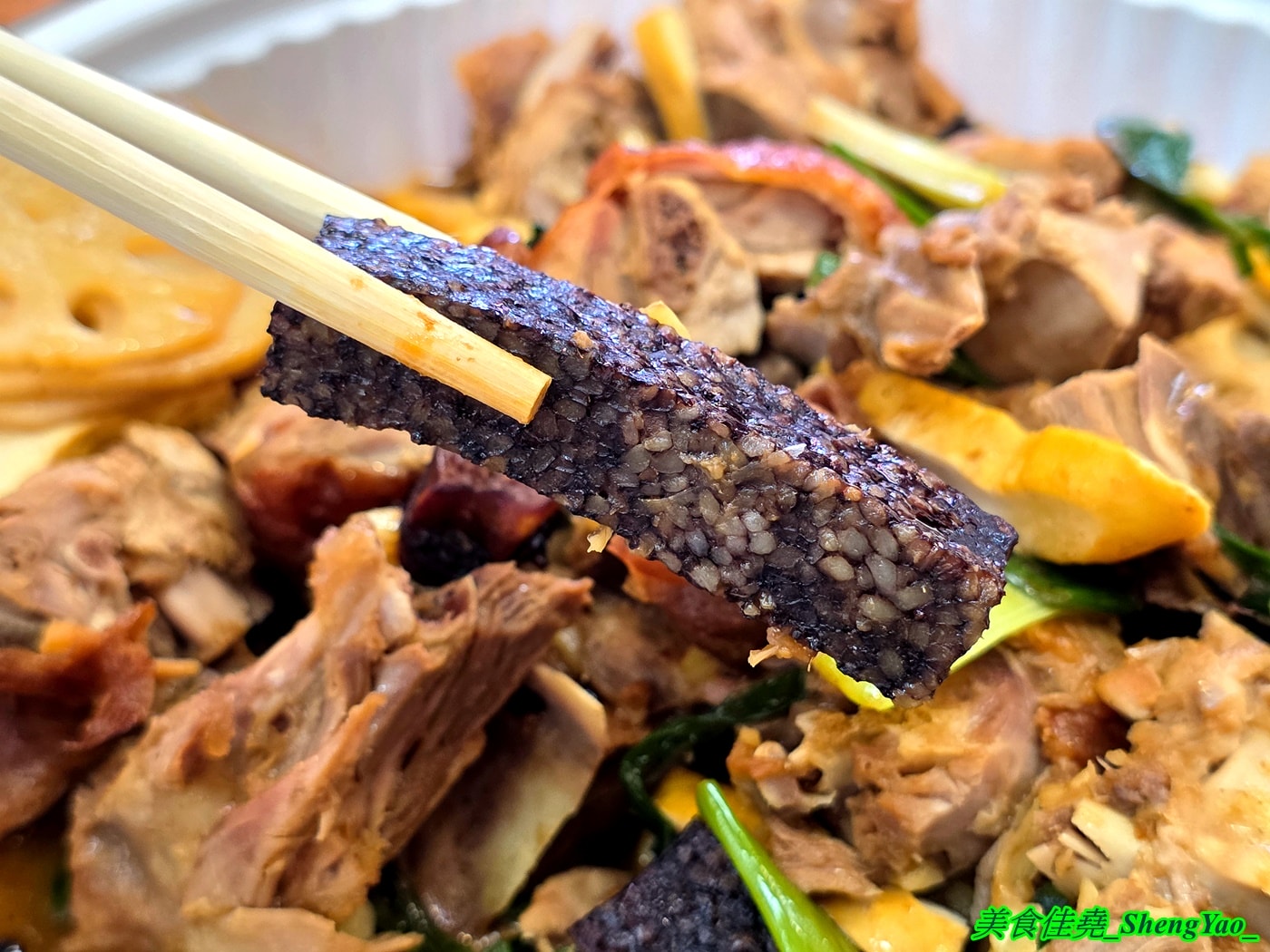 [台中太平]鴨大哥港式脆皮烤鴨 太平店 – 從海線沙鹿發跡的傳奇烤鴨店，吃法多樣，口味獨特，太平店有設置內用區還有賣燒鴨飯、叉燒飯。