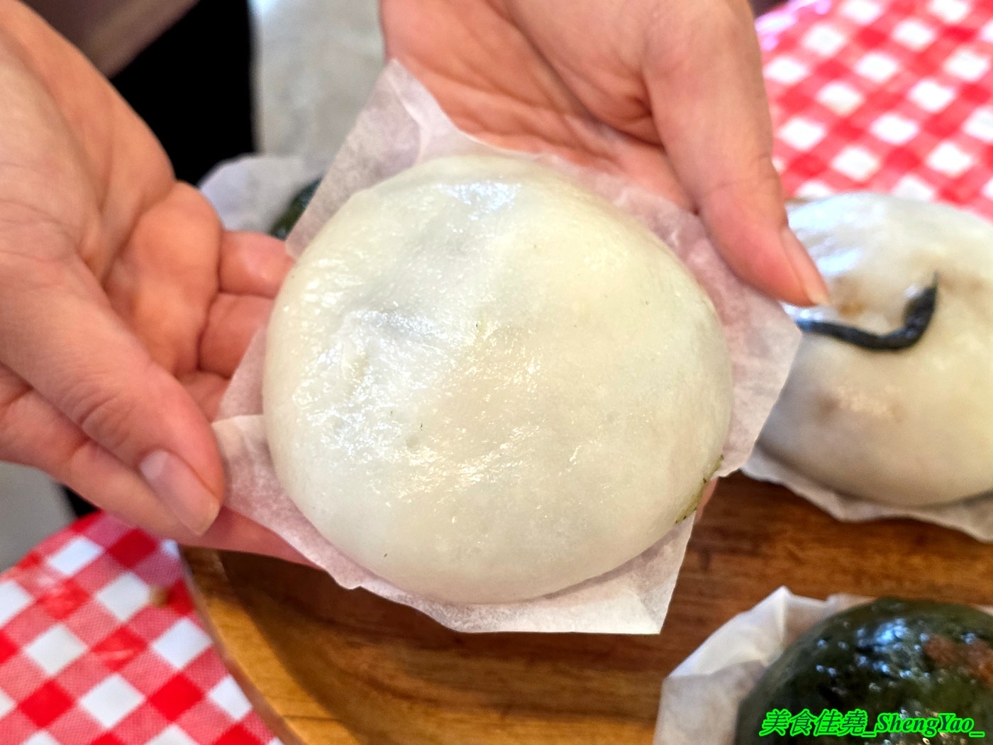 [台中清水]外婆的包粿 – 海線罕見的客家美食，當日現包客家菜包和艾草粿，口味多樣，用料實在，內餡包好包滿，一次買十顆還會送一顆。