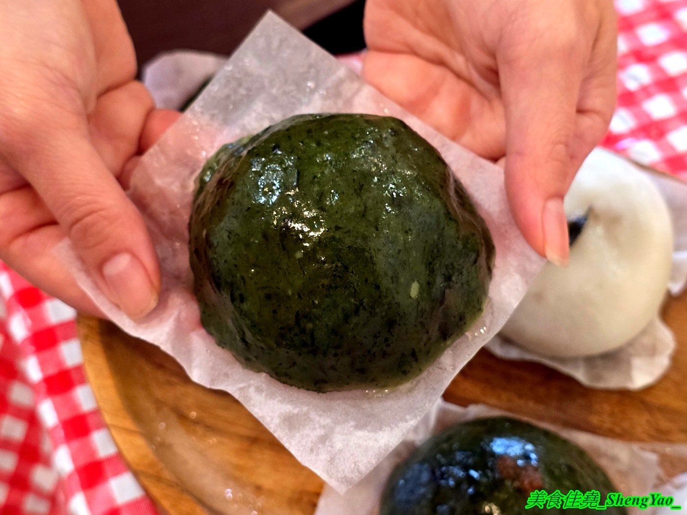 [台中清水]外婆的包粿 – 海線罕見的客家美食，當日現包客家菜包和艾草粿，口味多樣，用料實在，內餡包好包滿，一次買十顆還會送一顆。