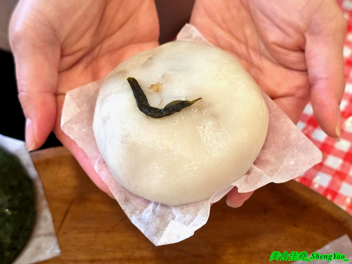 [台中清水]外婆的包粿 – 海線罕見的客家美食，當日現包客家菜包和艾草粿，口味多樣，用料實在，內餡包好包滿，一次買十顆還會送一顆。