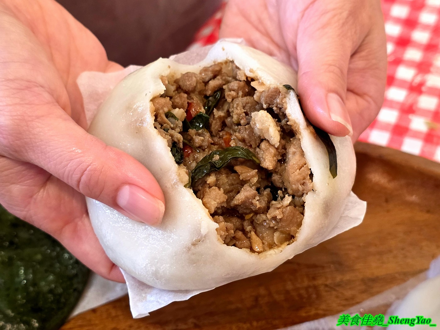 [台中清水]外婆的包粿 – 海線罕見的客家美食，當日現包客家菜包和艾草粿，口味多樣，用料實在，內餡包好包滿，一次買十顆還會送一顆。