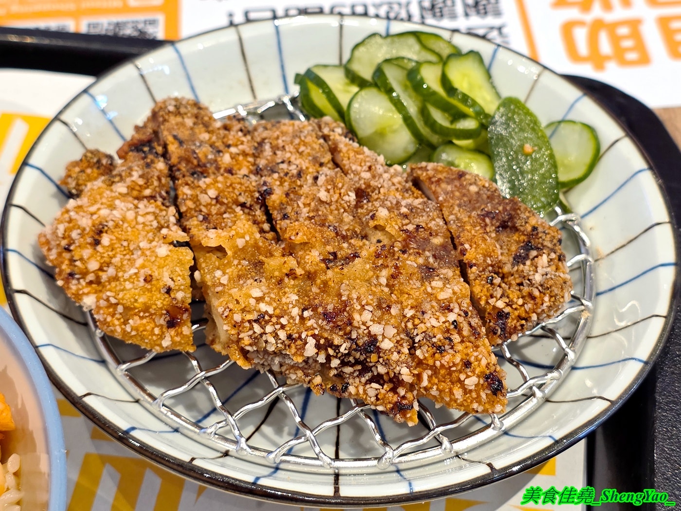 [台中梧棲]忠青商行 台中港三井店 – 號稱台北第一的蝦仁飯，台中首間分店，必點招牌好蝦蛋飯，建議升級蝦加倍，吃起來更爽。