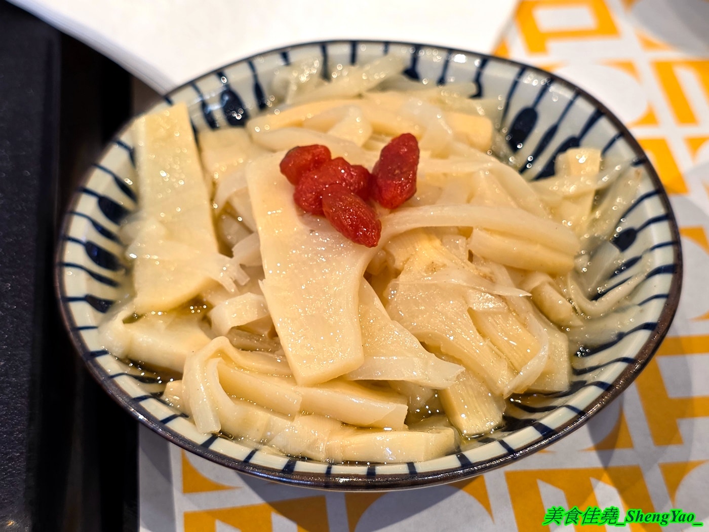 [台中梧棲]忠青商行 台中港三井店 – 號稱台北第一的蝦仁飯，台中首間分店，必點招牌好蝦蛋飯，建議升級蝦加倍，吃起來更爽。