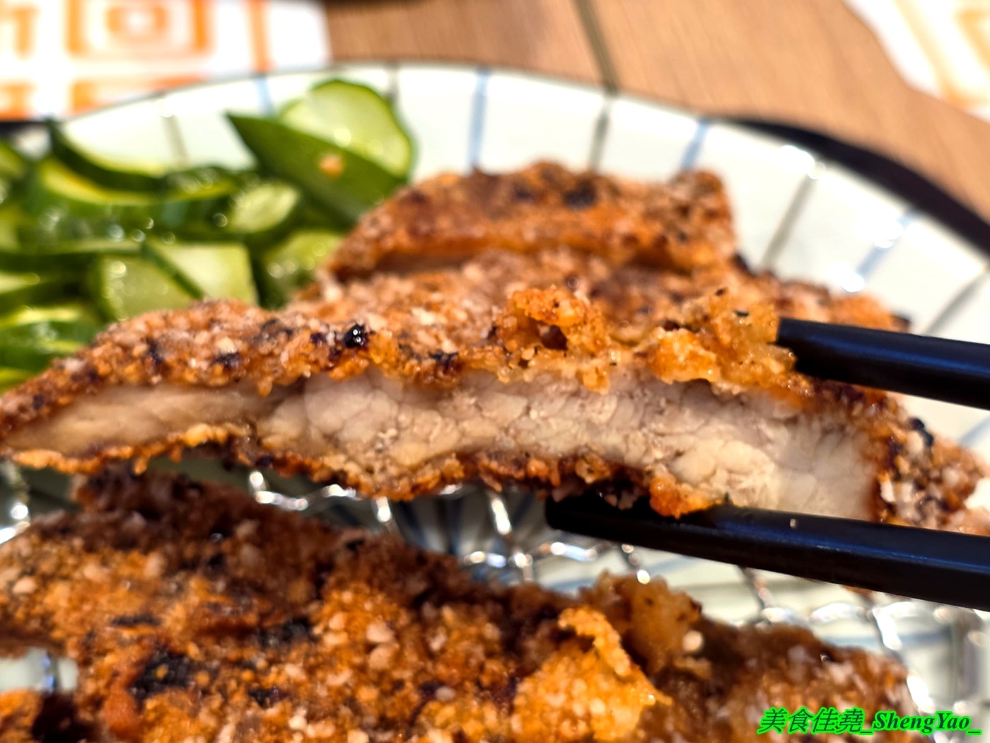 [台中梧棲]忠青商行 台中港三井店 – 號稱台北第一的蝦仁飯，台中首間分店，必點招牌好蝦蛋飯，建議升級蝦加倍，吃起來更爽。