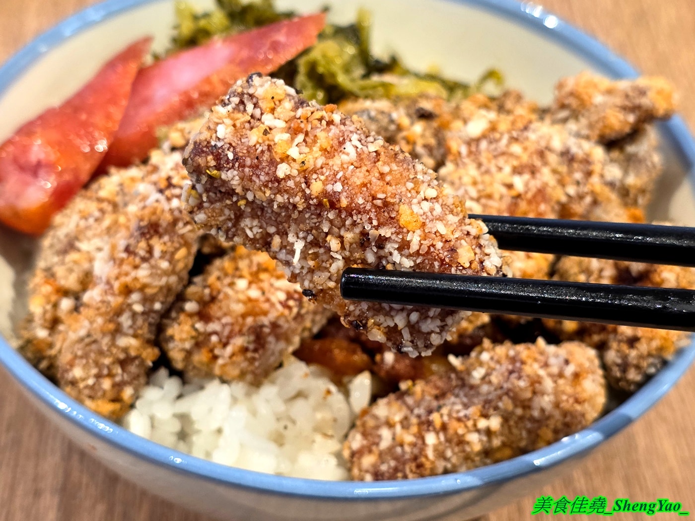 [台中梧棲]忠青商行 台中港三井店 – 號稱台北第一的蝦仁飯，台中首間分店，必點招牌好蝦蛋飯，建議升級蝦加倍，吃起來更爽。