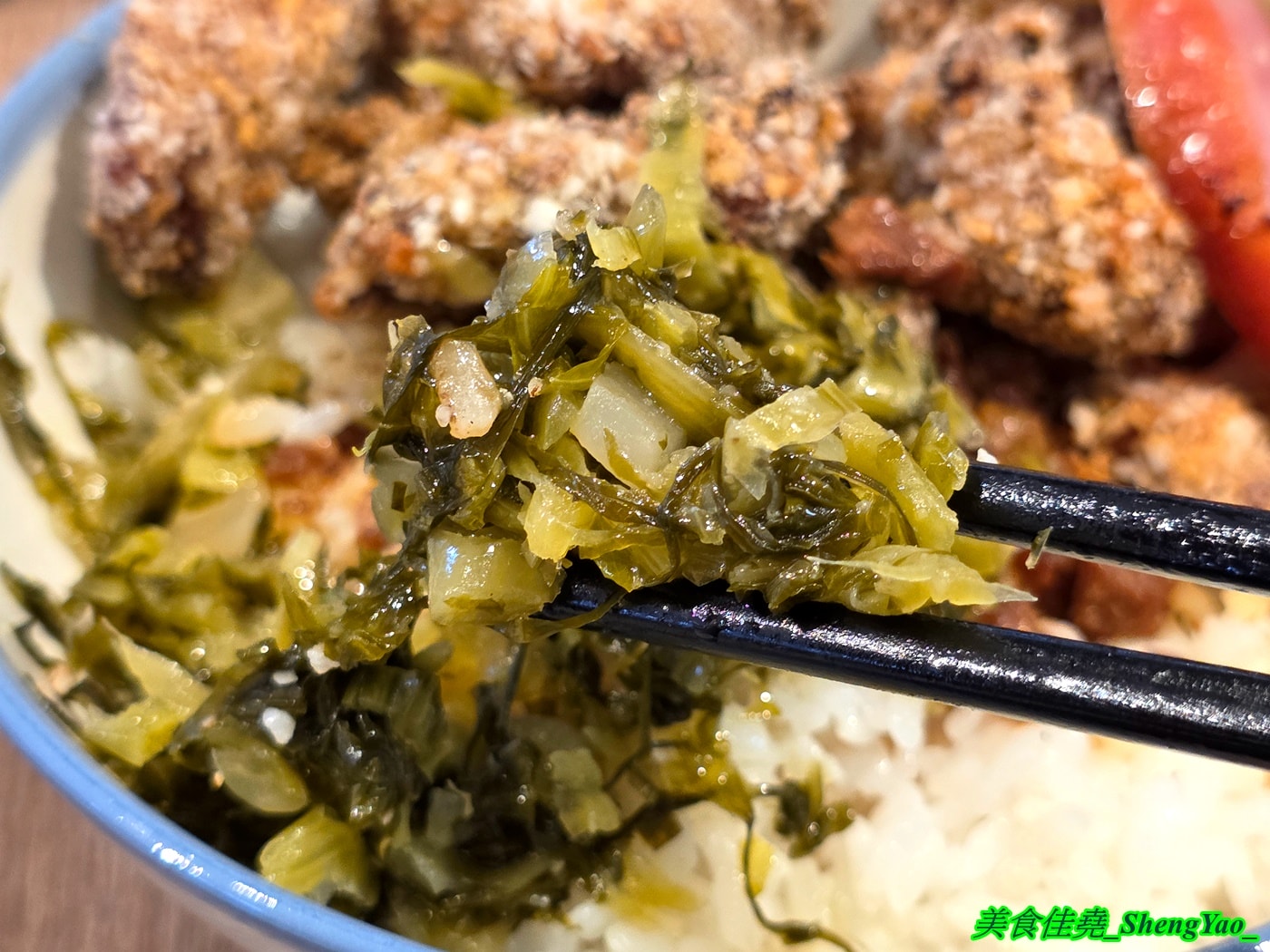 [台中梧棲]忠青商行 台中港三井店 – 號稱台北第一的蝦仁飯，台中首間分店，必點招牌好蝦蛋飯，建議升級蝦加倍，吃起來更爽。