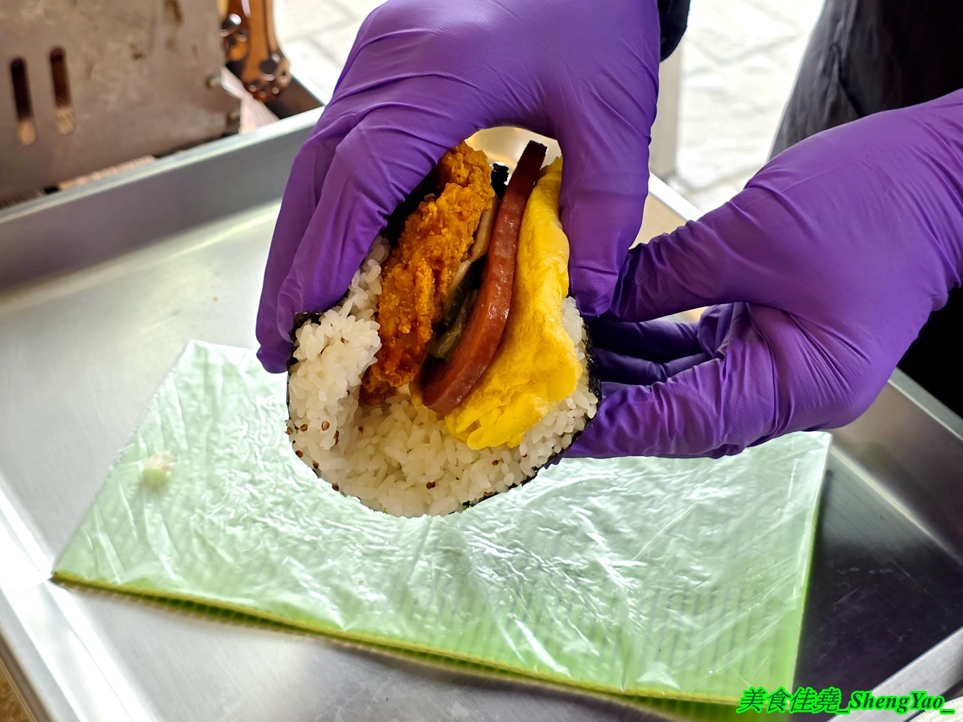 [台中清水]亞米養生飯糰 – 海線好吃的養生沖繩飯糰，米飯是用對身體有好處的紅藜麥飯，內餡用料實在，吃完有飽足感。