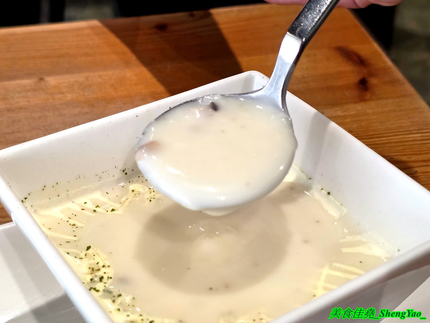 [台中北區]禾間糧倉 – 台中超欠吃的浮誇早午餐，餐點好吃大份量，必點火山熔岩起司牛排。