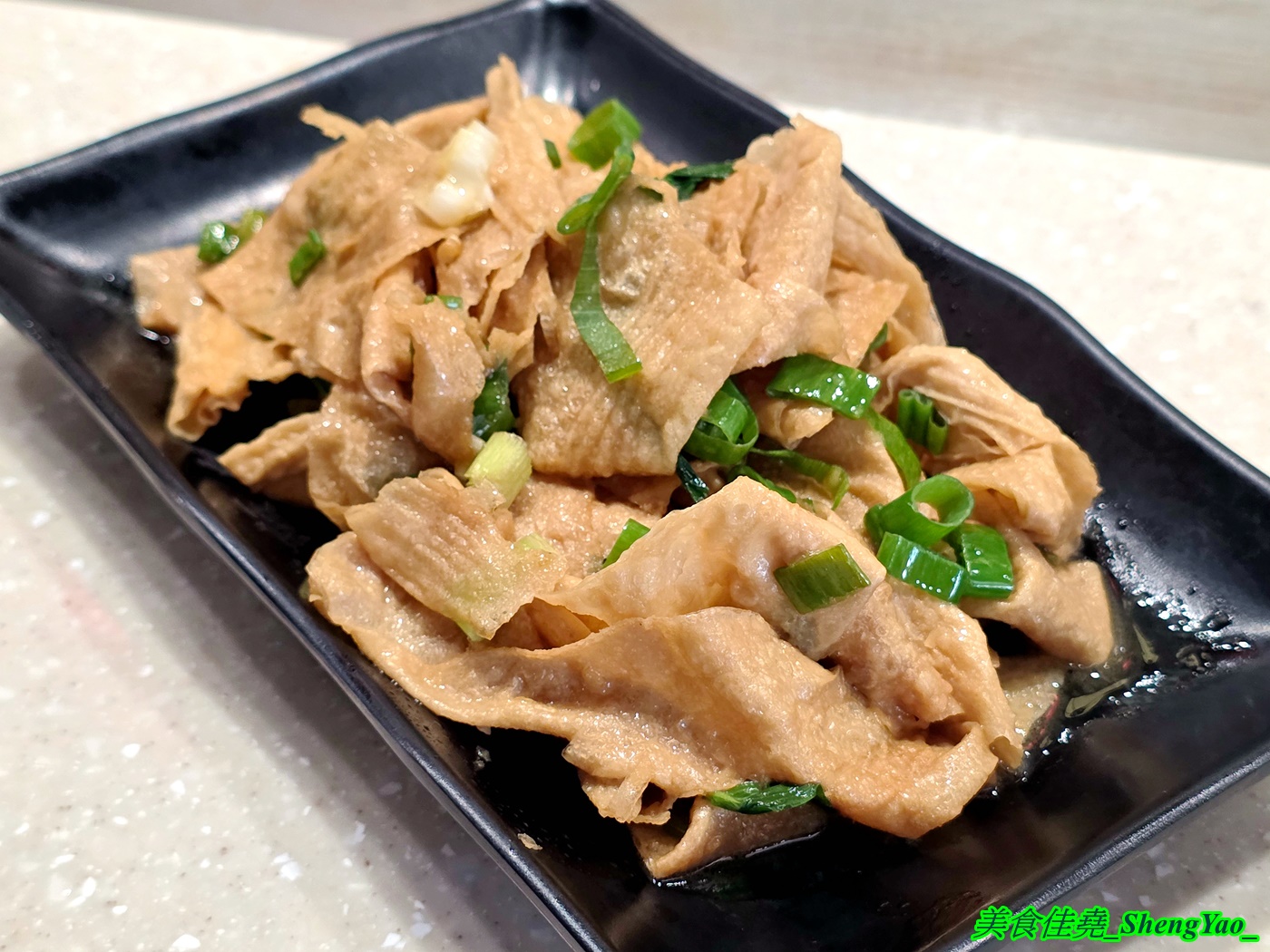 [台中沙鹿]食鮮森鐵板燒 – 海線沙鹿新開幕鐵板燒，有罕見的包手女師傅，青菜可無限續，自助吧除了白飯湯品飲料冰品還有蛋炒飯和小炒料理。