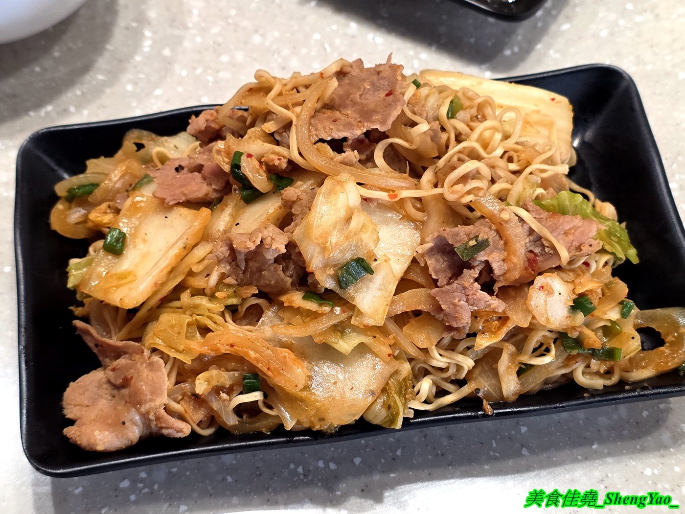 [台中沙鹿]食鮮森鐵板燒 – 海線沙鹿新開幕鐵板燒，有罕見的包手女師傅，青菜可無限續，自助吧除了白飯湯品飲料冰品還有蛋炒飯和小炒料理。