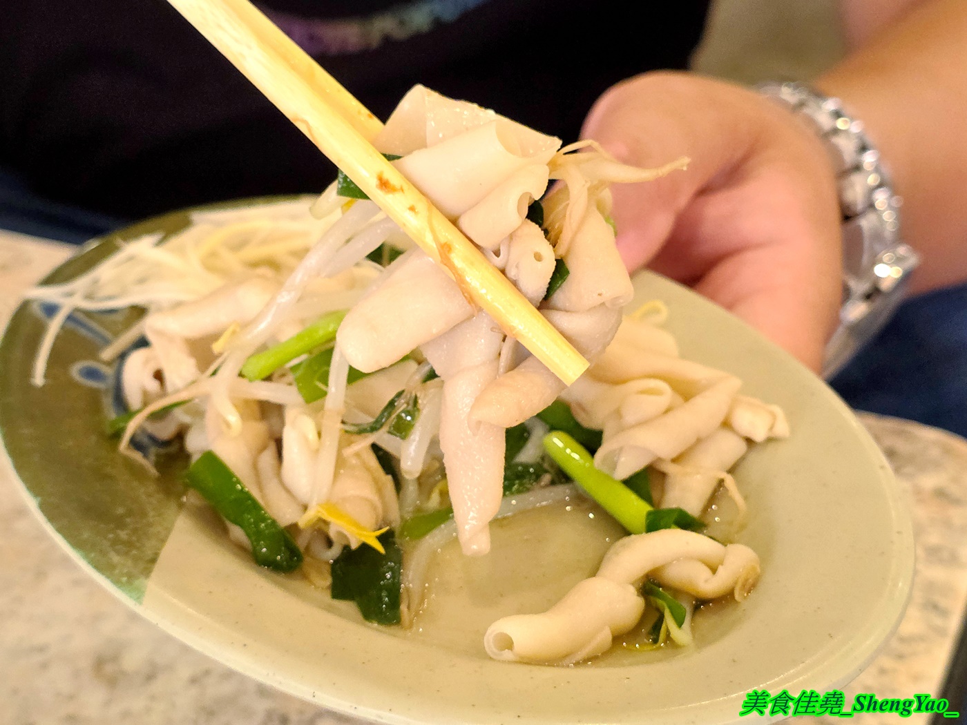 [台中沙鹿]華山鵝肉 – 北漂上來的嘉義鵝肉名店，有鹹水鵝和燻茶鵝兩種可選，鵝肉部位價格明確，合理又不貴，5/29開幕連續六天鵝肉飯小碗內用一律只要10元。