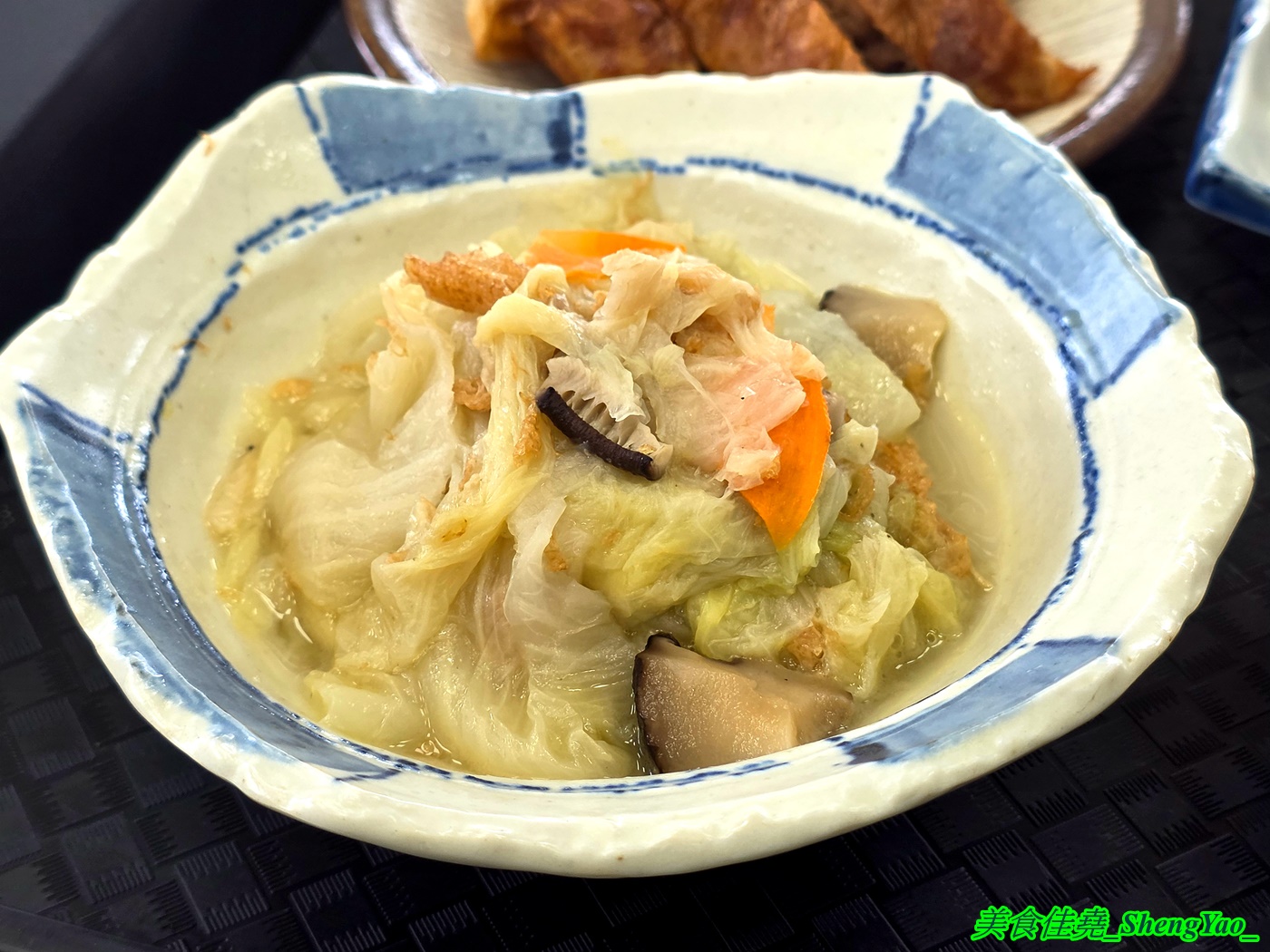 [台中沙鹿]虎拉撒什錦麵 – 彰化開過來的古早味什錦麵，還有芋頭米粉湯和多樣特色小菜，用料實在大份量，口味較為清淡。