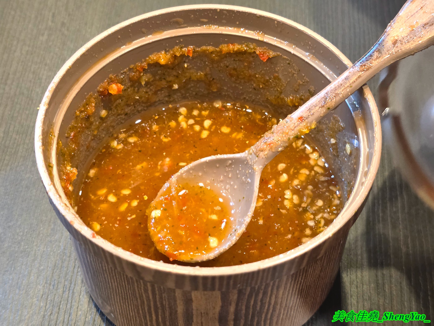 [台中清水]清蒸臭豆腐 – 店名很隨意，但東西不隨便，蒸臭豆腐三種口味各有特色，還有炸臭豆腐、水晶雞肉飯和炒烏龍麵也好吃。