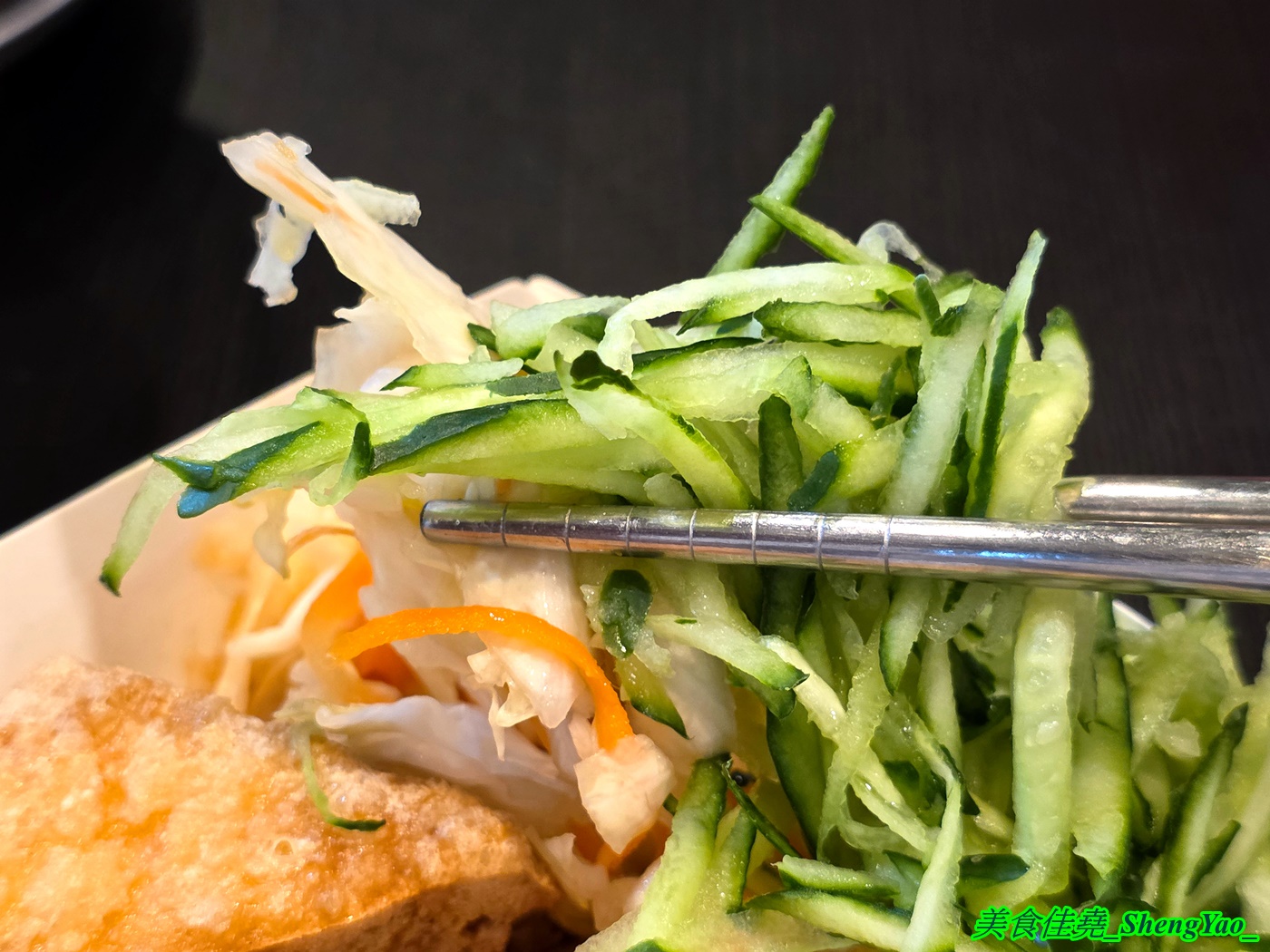 [台中清水]清蒸臭豆腐 – 店名很隨意，但東西不隨便，蒸臭豆腐三種口味各有特色，還有炸臭豆腐、水晶雞肉飯和炒烏龍麵也好吃。