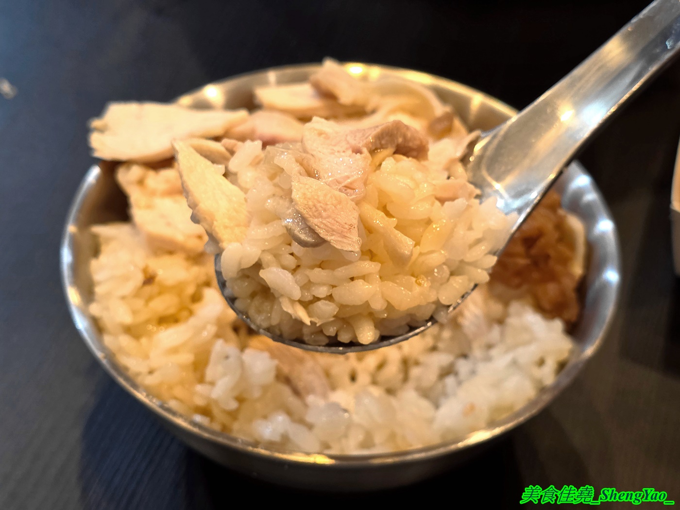 [台中清水]清蒸臭豆腐 – 店名很隨意，但東西不隨便，蒸臭豆腐三種口味各有特色，還有炸臭豆腐、水晶雞肉飯和炒烏龍麵也好吃。