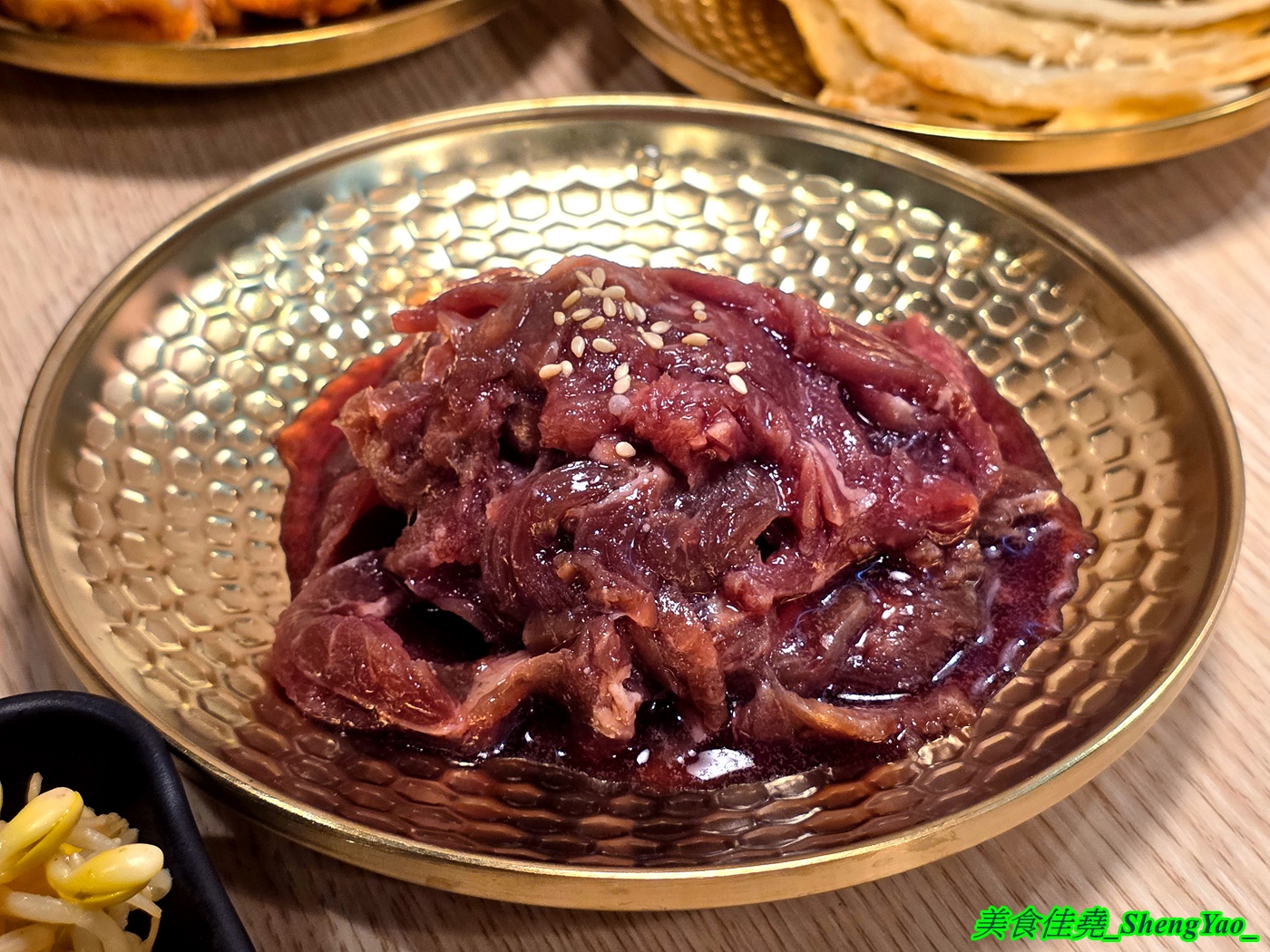 [台中沙鹿]韓滋銅盤烤肉 – 海線沙鹿新開幕韓式銅盤烤肉，各種肉類海鮮銅盤烤肉均一價只要199元，自助吧有六樣小菜加上白飯甜湯飲料霜淇淋無限供應。