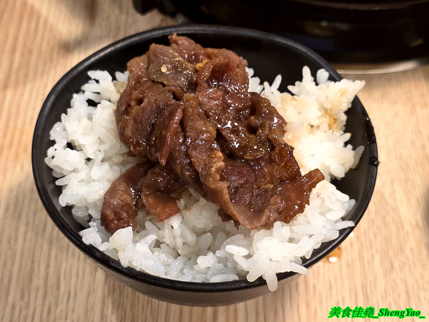 [台中沙鹿]韓滋銅盤烤肉 – 海線沙鹿新開幕韓式銅盤烤肉，各種肉類海鮮銅盤烤肉均一價只要199元，自助吧有六樣小菜加上白飯甜湯飲料霜淇淋無限供應。