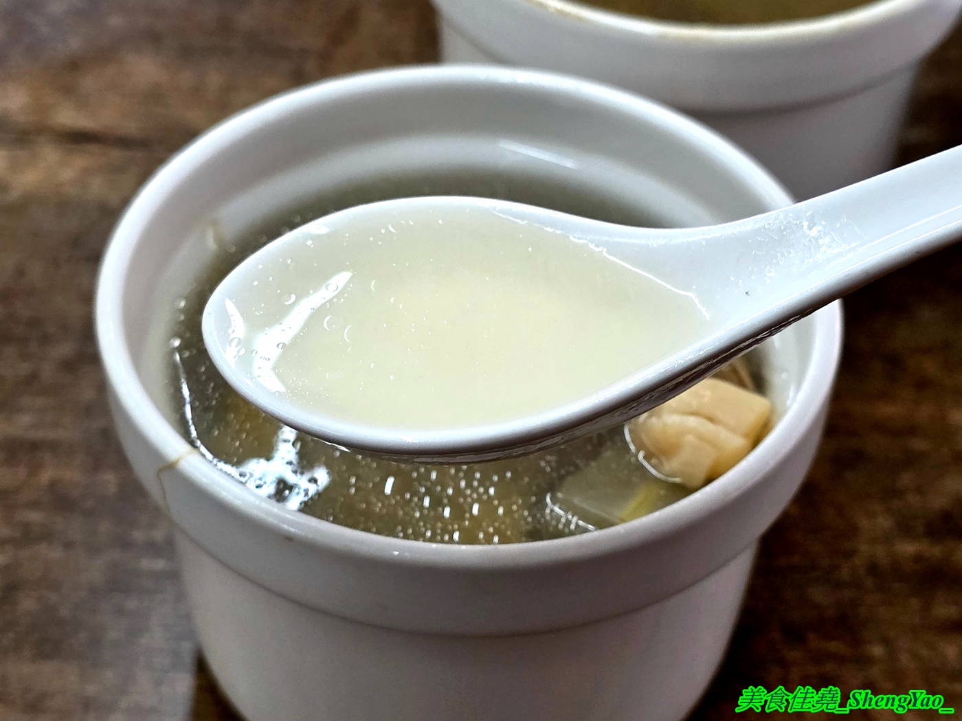 [台中梧棲]吃吃看 – 海線隱藏版小吃店，吃米糕居然可以配干貝湯鮑魚湯。