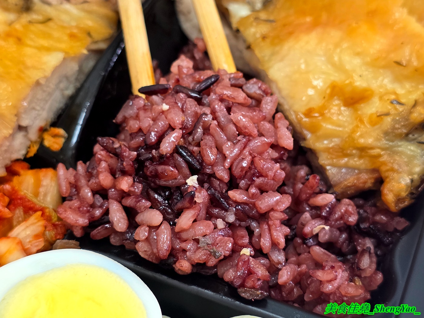 [台中沙鹿]食見生活 沙鹿店 – 中部爆紅健康餐盒品牌進駐海線沙鹿，餐盒主菜種類多樣又好吃，還能雙拼三拼，米飯也能升級特色炊飯，到店自取85折計算。