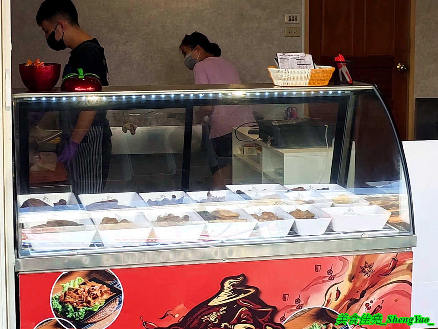 [台中沙鹿]辣個川滷 – 海線新品牌的川味冷滷專賣店，由川菜廚師學來的四川冷滷手法，滷味可選擇辣與不辣，食材還有少見的蓮藕片和千張。