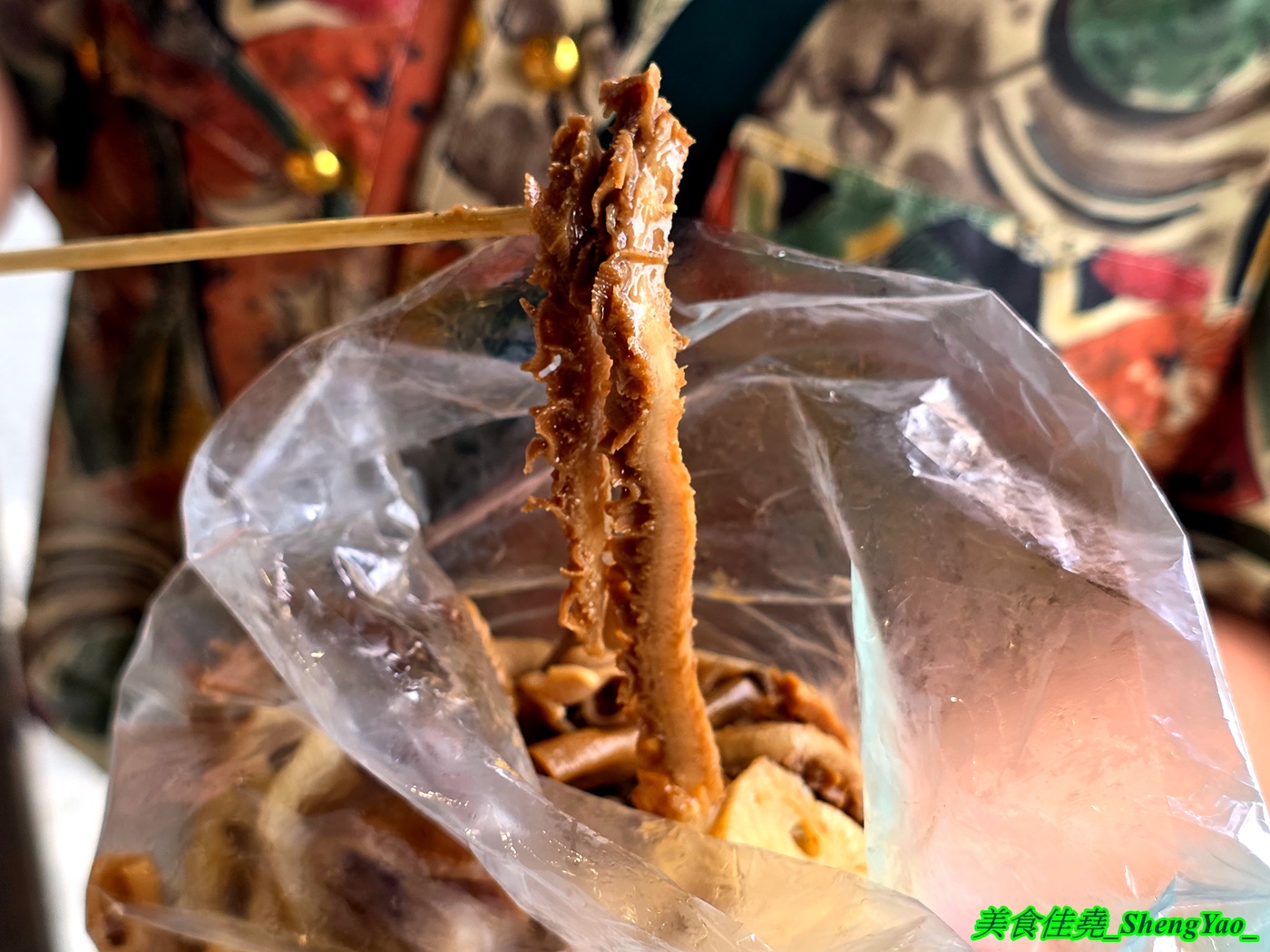[台中沙鹿]辣個川滷 – 海線新品牌的川味冷滷專賣店，由川菜廚師學來的四川冷滷手法，滷味可選擇辣與不辣，食材還有少見的蓮藕片和千張。