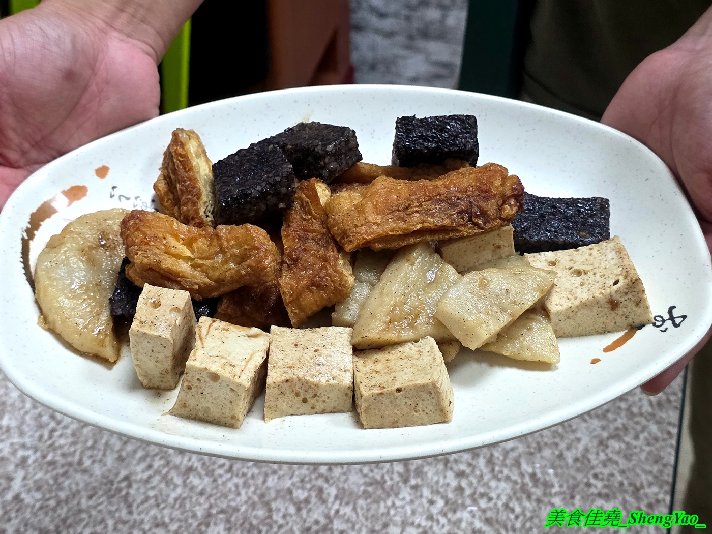 [台中沙鹿]66蜜汁燒烤 – 海線新開幕蜜汁燒烤店，燒烤10元起還有賣冷盤涼菜，附設內用區可內用，營業到半夜1點。