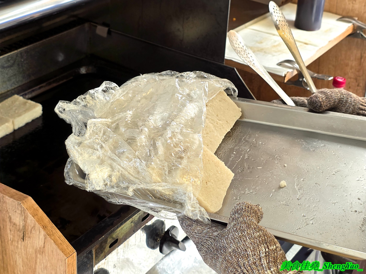 [台中沙鹿]本丸燒本丸 – 海線新開幕地點隱蔽的飯糰餐車，私心推薦粉漿蛋餅和菜頭粿，真的很好吃，一吃會愛上的那種。