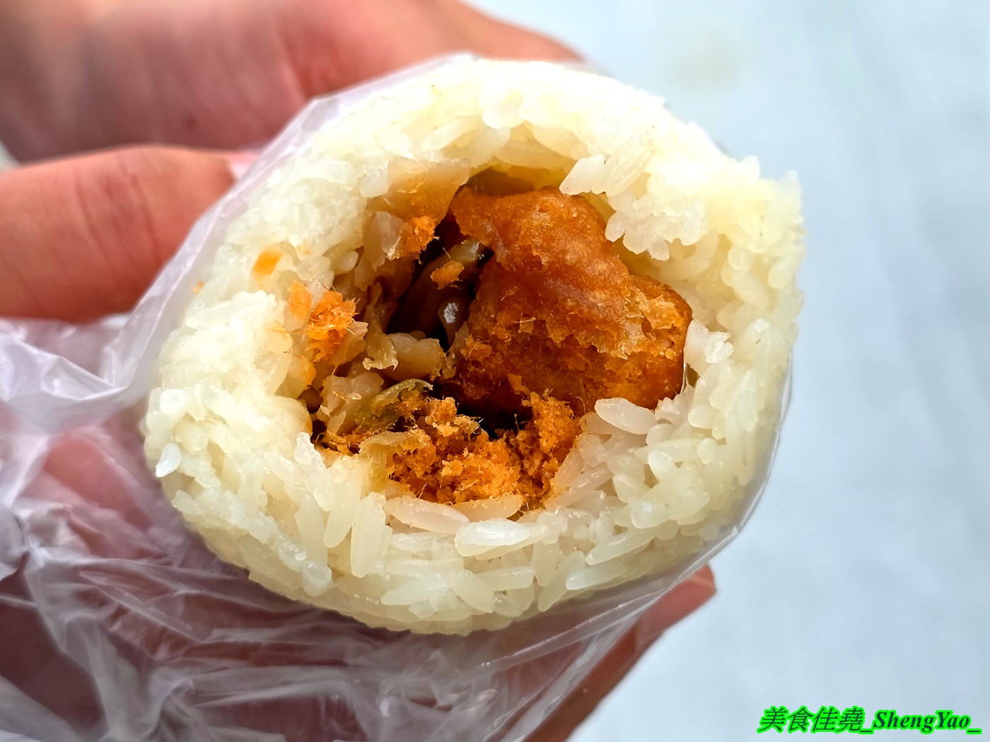 [台中沙鹿]本丸燒本丸 – 海線新開幕地點隱蔽的飯糰餐車，私心推薦粉漿蛋餅和菜頭粿，真的很好吃，一吃會愛上的那種。