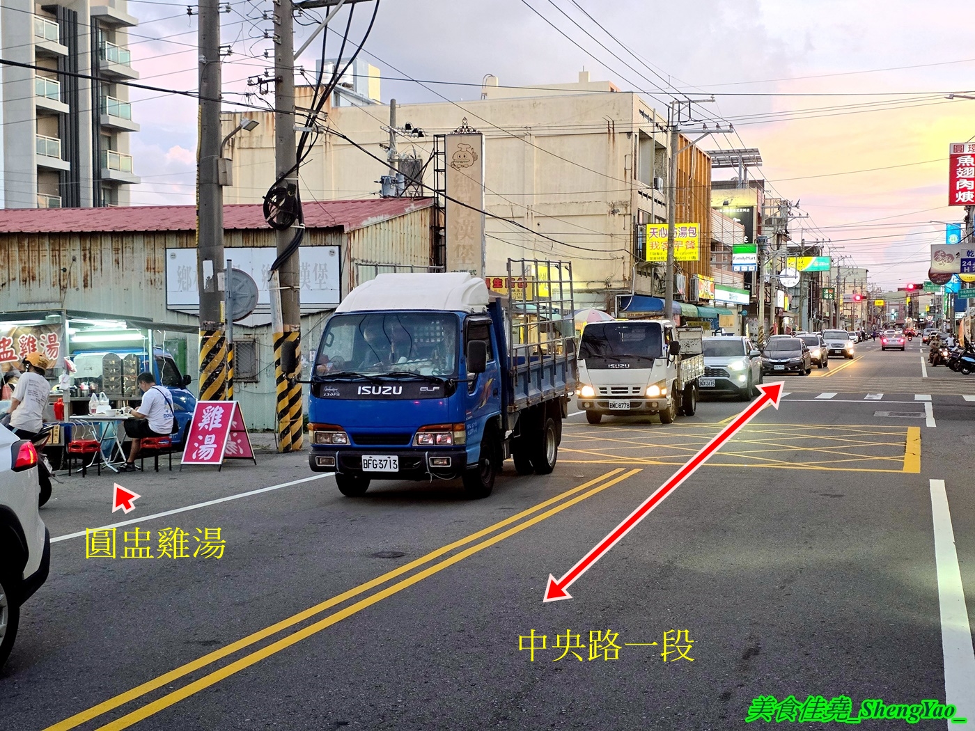 [台中梧棲]圓盅雞湯 – 海線梧棲限定版燉盅雞湯餐車，7種雞湯口味各有特色，雞腿是整隻大骨腿，超霸氣。