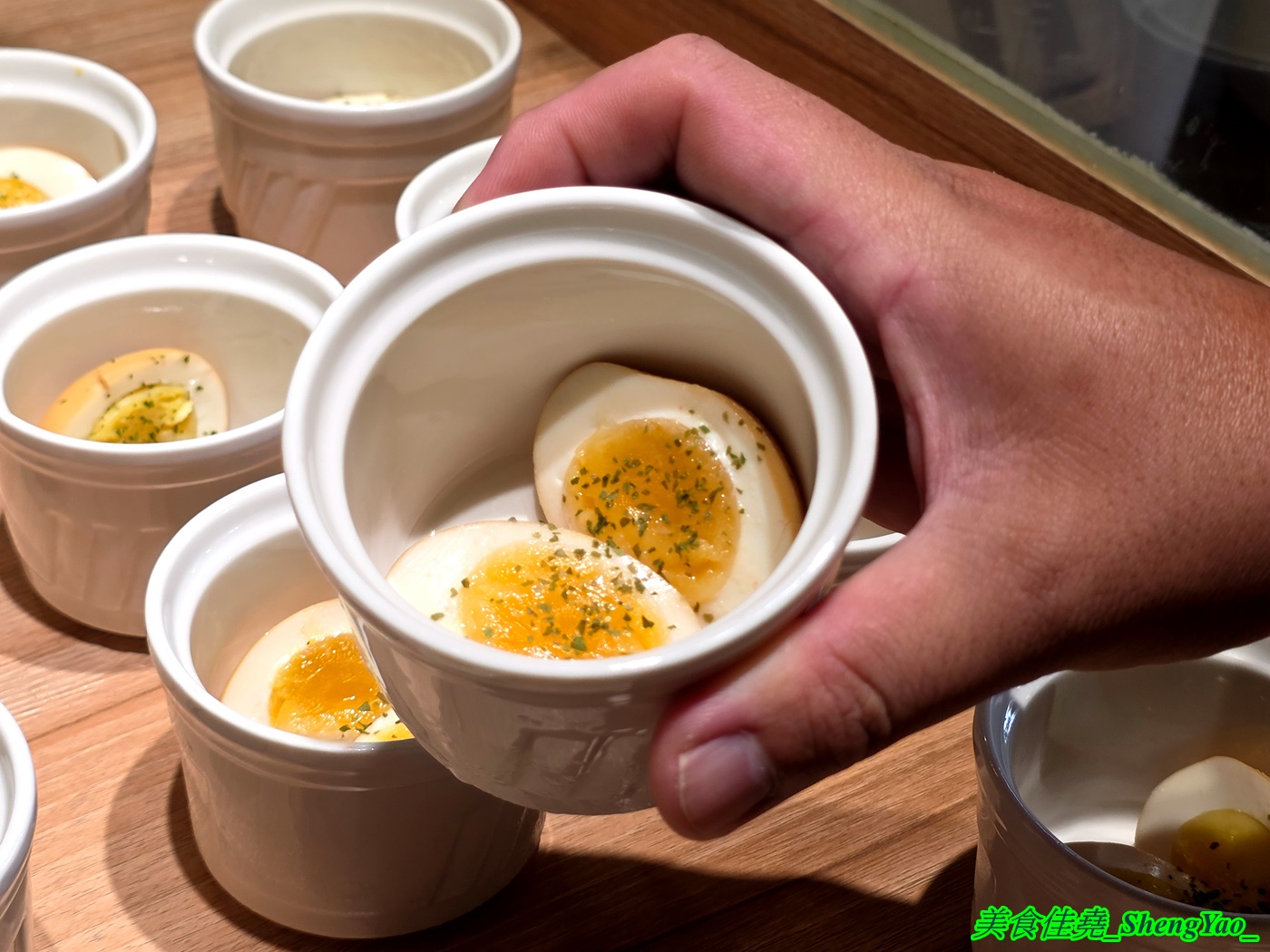 [台中龍井]烤肉殿 燒肉吃到飽 – 台中新開幕的平民燒烤吃到飽，平日午餐兩小時只要399，肉品加海鮮超過30種，還有滷味小菜炸物、打拋豬飯、壽喜牛飯、豬腳飯。