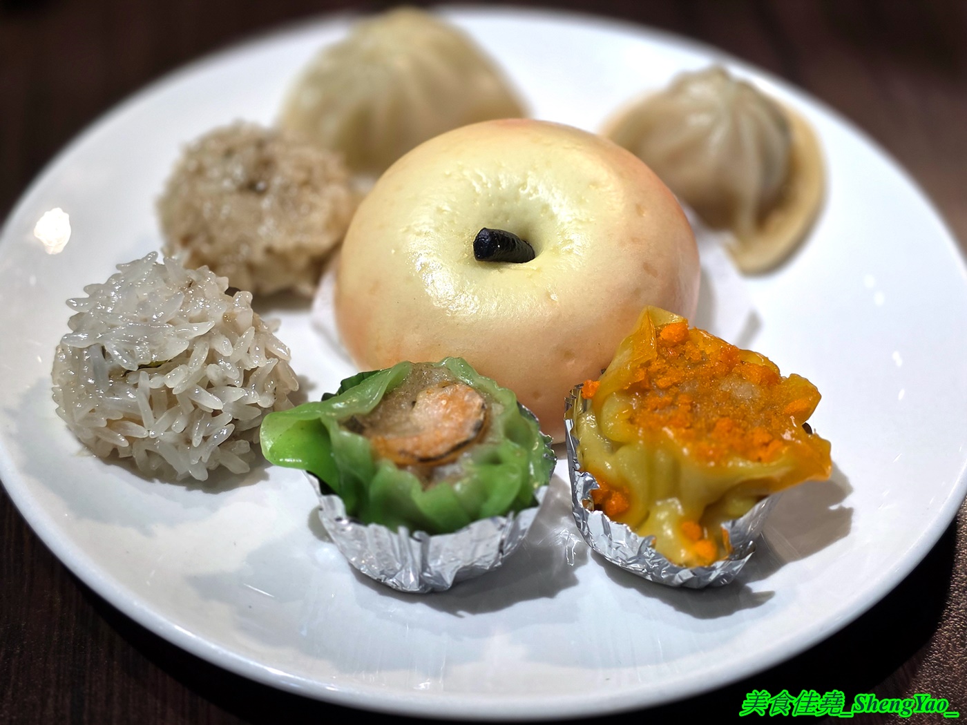 [台中龍井]烤肉殿 燒肉吃到飽 – 台中新開幕的平民燒烤吃到飽，平日午餐兩小時只要399，肉品加海鮮超過30種，還有滷味小菜炸物、打拋豬飯、壽喜牛飯、豬腳飯。