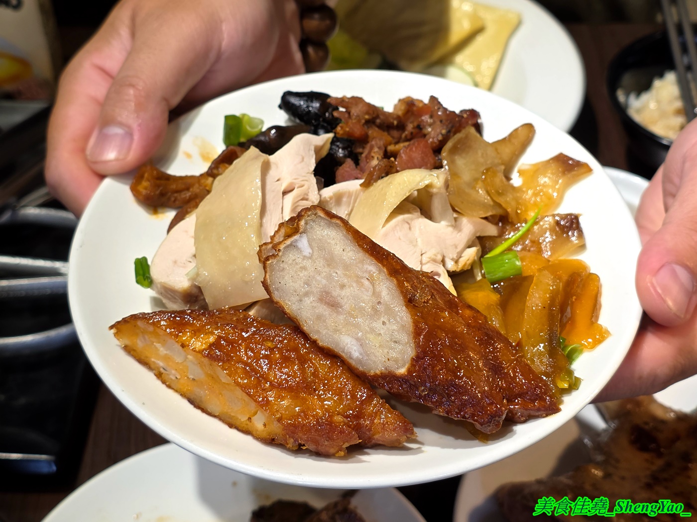 [台中龍井]烤肉殿 燒肉吃到飽 – 台中新開幕的平民燒烤吃到飽，平日午餐兩小時只要399，肉品加海鮮超過30種，還有滷味小菜炸物、打拋豬飯、壽喜牛飯、豬腳飯。