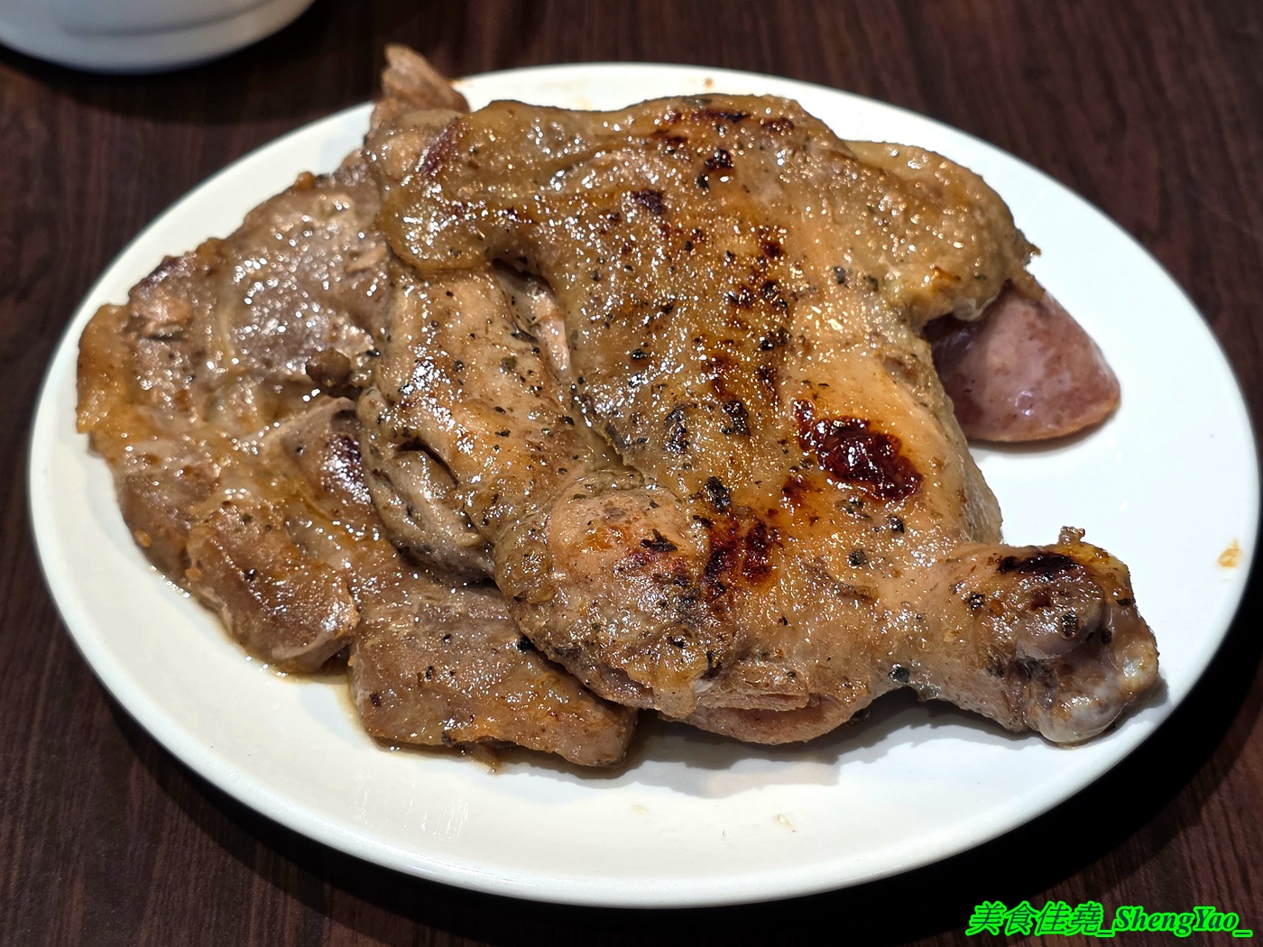 [台中龍井]烤肉殿 燒肉吃到飽 – 台中新開幕的平民燒烤吃到飽，平日午餐兩小時只要399，肉品加海鮮超過30種，還有滷味小菜炸物、打拋豬飯、壽喜牛飯、豬腳飯。
