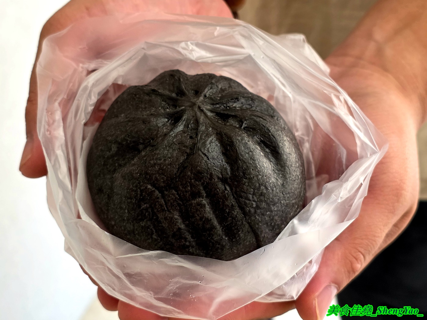 [台中沙鹿]鼎Q包子 沙鹿靜宜店 – 海線新開幕精品包子店，來自大雅的20年老麵包子品牌，包子饅頭皆使用老麵麵糰製作，口味特別，除了現蒸熟食還有販售冷凍家庭包。