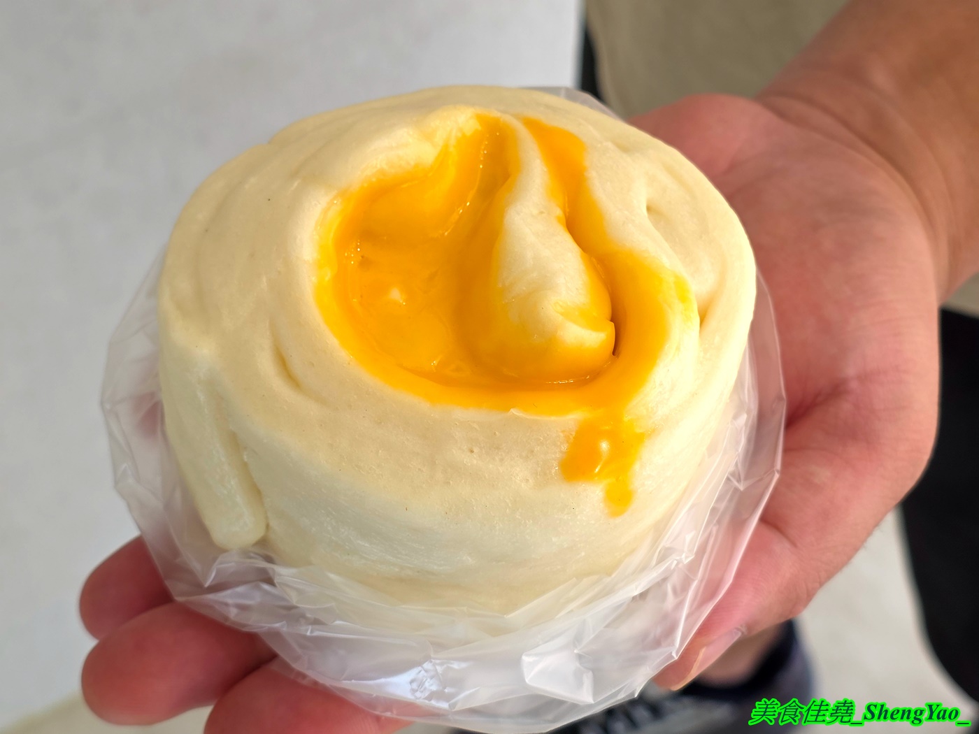 [台中沙鹿]鼎Q包子 沙鹿靜宜店 – 海線新開幕精品包子店，來自大雅的20年老麵包子品牌，包子饅頭皆使用老麵麵糰製作，口味特別，除了現蒸熟食還有販售冷凍家庭包。