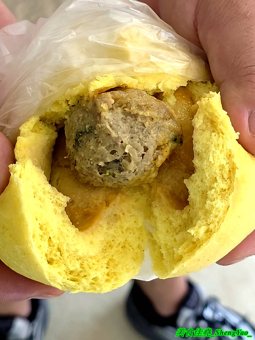 [台中沙鹿]鼎Q包子 沙鹿靜宜店 – 海線新開幕精品包子店，來自大雅的20年老麵包子品牌，包子饅頭皆使用老麵麵糰製作，口味特別，除了現蒸熟食還有販售冷凍家庭包。